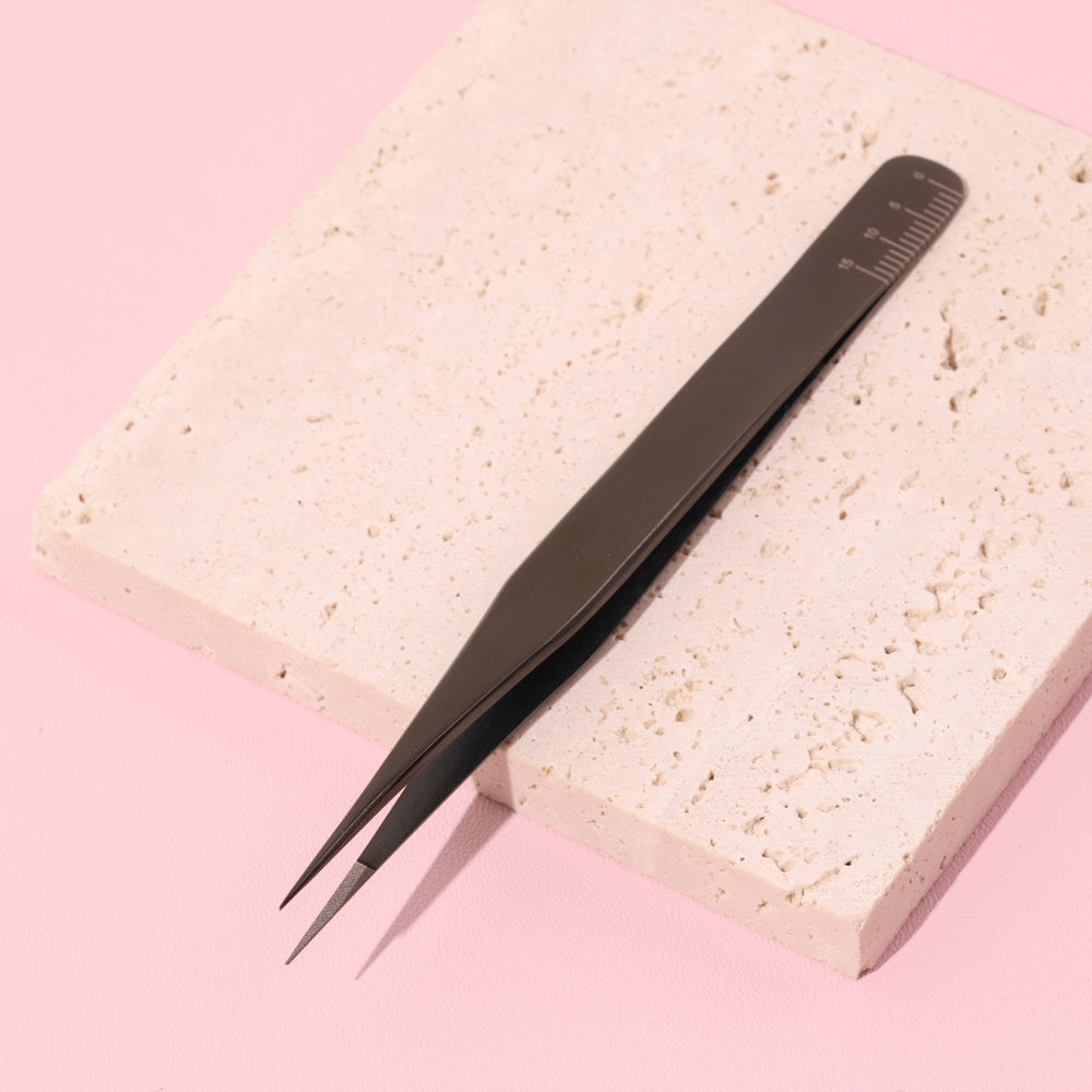 Shiny Black Lash Tweezers - Fiber Tip