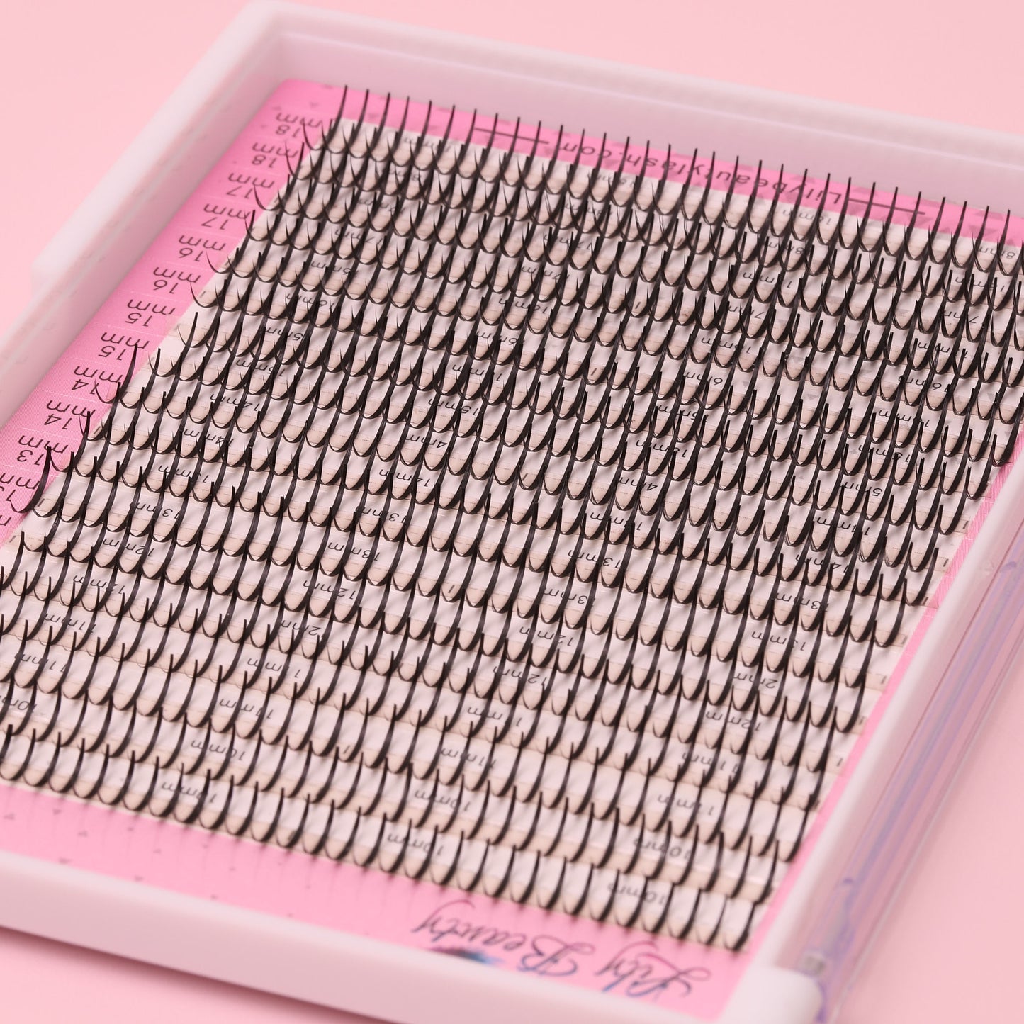 Individual Spike Lashes | Mix 10-18mm | Large Tray | 650 Spikes